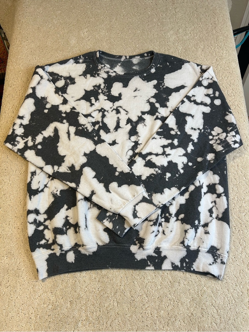 SOLD OUT Urban Outfitters Renewal Remade Monochrome Tie-Dye Crew Neck L/XL
